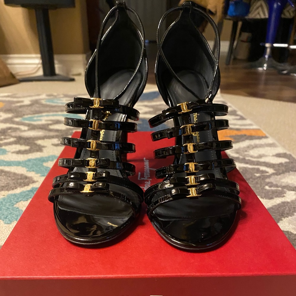 Jesolo Bow Patent Heels by Salvatore Ferragamo